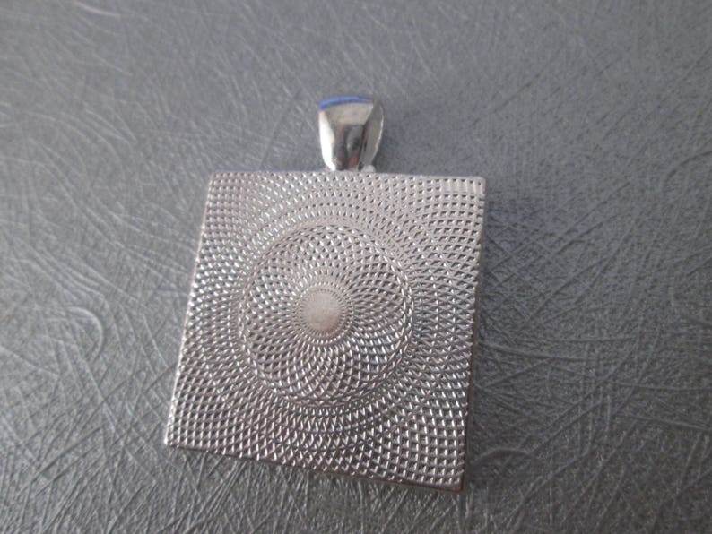 25 x 25 mm silver square cabochon pendant image 2