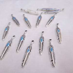 10 charms in silver and turquoise feather 28 x 5 mm