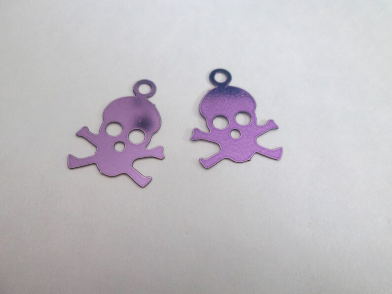 2 skull prints skull metal purple 17 x 12 mm