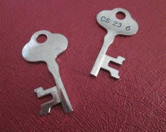 X5 petite breloque clef argentée de 4,2 cm