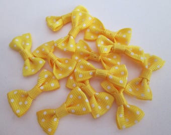 lot de 10 noeuds jaune à pois blanc 30x15mm en coton et polyester