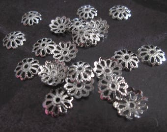 100 coupelles / calottes fleurs argentées de 9 mm de diamètre