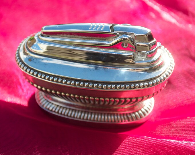 Vintage Queen Anne Ronson Table Lighter Silver Plated Excellent