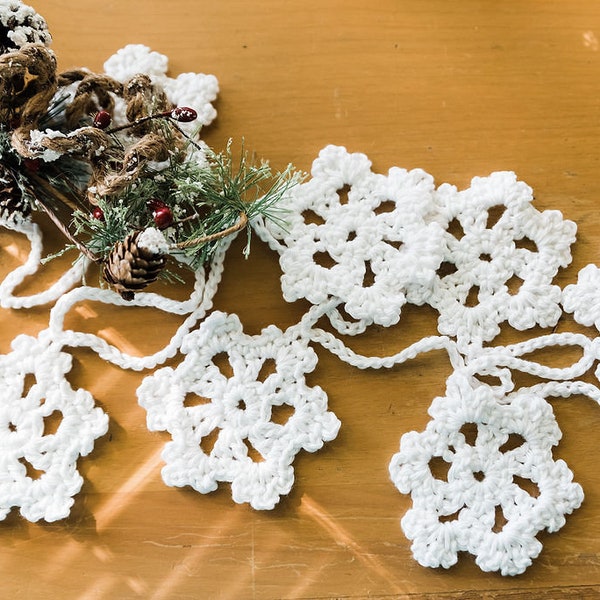 Snowflake garland • Winter garland • Mantle garland