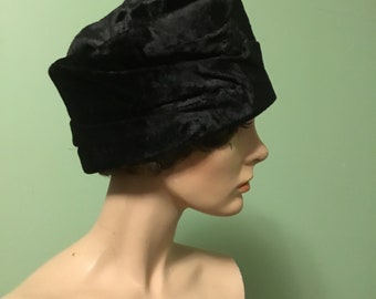 Vintage authentic flapper antique 1920s Black Velvet/Fur Cloche Hat