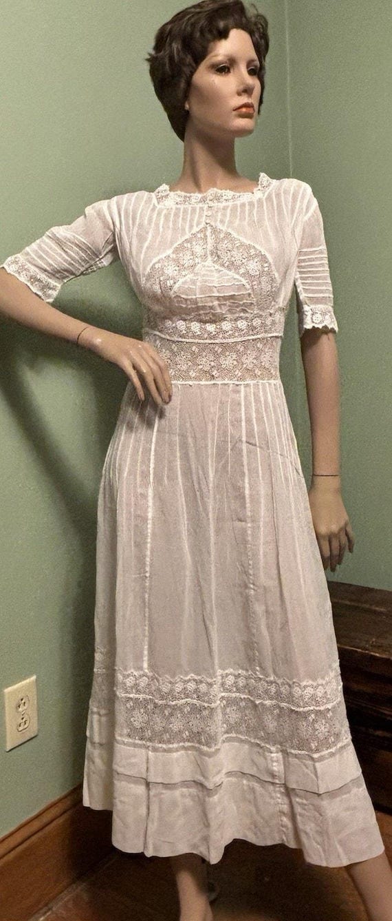 Antique Edwardian White Cotton /Crochet/Lace Tea/Day DRESS