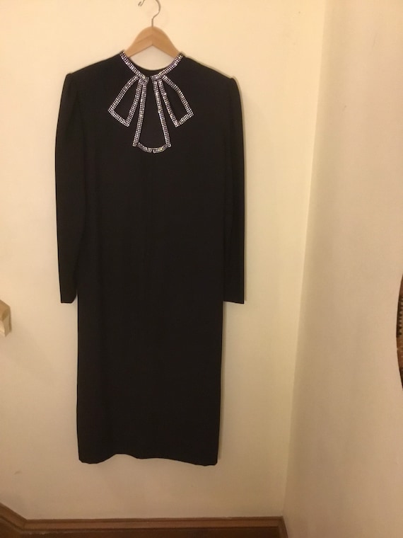 Vintage Travilla Black midi length shift Dress w/r