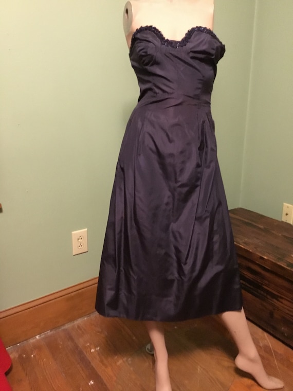 Vintage Hattie Carnegie Navy silk w/iridescent be… - image 1