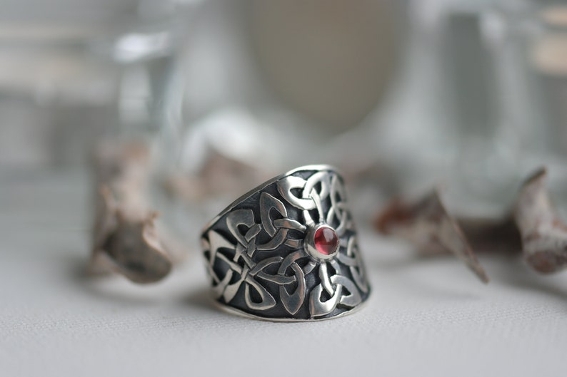 St garnet wide bands Patrick/'s day shamrock men/'s women/'s jewelry Celtic pigtaile ornament pattern Celtic knot braid silver Ring