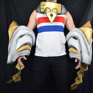 Sylas gauntlet and collar