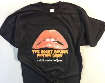 1975 NOS Vintage Rocky Horror Picture Show T-shirt promozionale del film NON UTILIZZATA 20th Century Fox Rock Concert Broadway Meatloaf Halloween Monster Tee