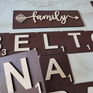 4x4 Wooden scrabble tiles wall art, Family scramble letters sign, Wood family name personalized imagen 5