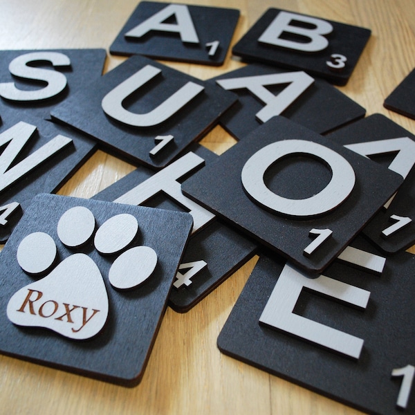 Große Scrabblefliesen Wandkunst, Holzbuchstaben für die Wanddekoration, 3D Scrabblefliesen mit Familiennamen