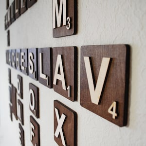 6x6 Letras grandes de scrabble para pared Arte de pared de azulejos de scrabble de madera, Letras de azulejos de scrabble de apellido personalizadas