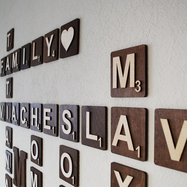 4x4 Holz Scrabble Fliesen Wandkunst, Familien Scramble Buchstaben Zeichen, Holz Familienname personalisiert