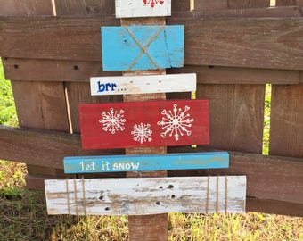 Rustic Wooden Christmas Tree / Pallet Christmas Tree / Let it Snow Sign / Winter decor / Christmas decor/FREE SHIPPING