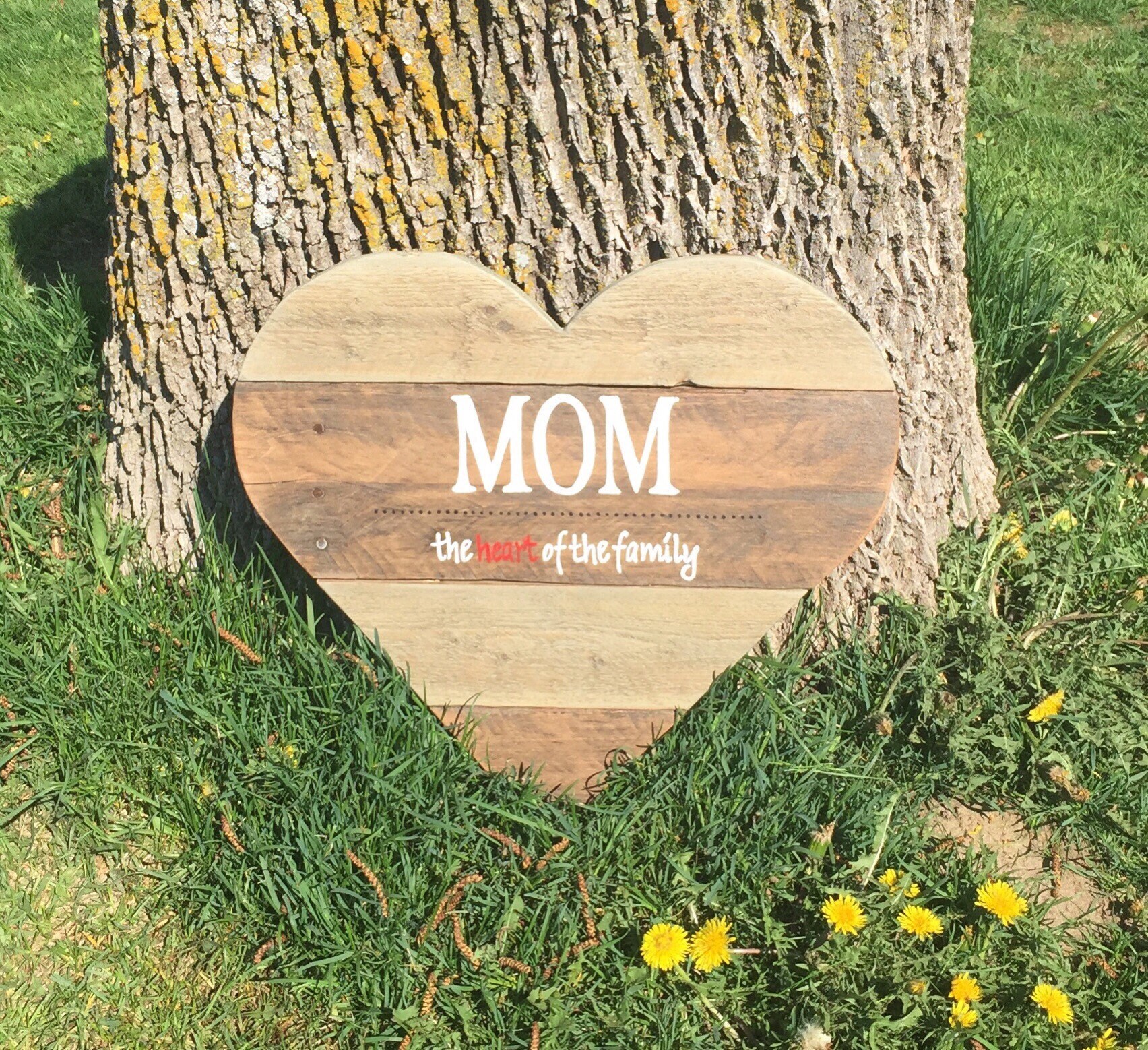 Mom Heart Sign / Mom Heart of the Family Sign / Valentine's Day Gift ...