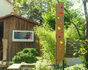 Gartenskulptur aus Holz und Glas. Gartendekoration als Unikate handgemacht und wetterfest.