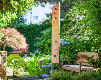 Gartenskulptur aus Holz und Glas. Gartendekoration als Unikate handgemacht und wetterfest.