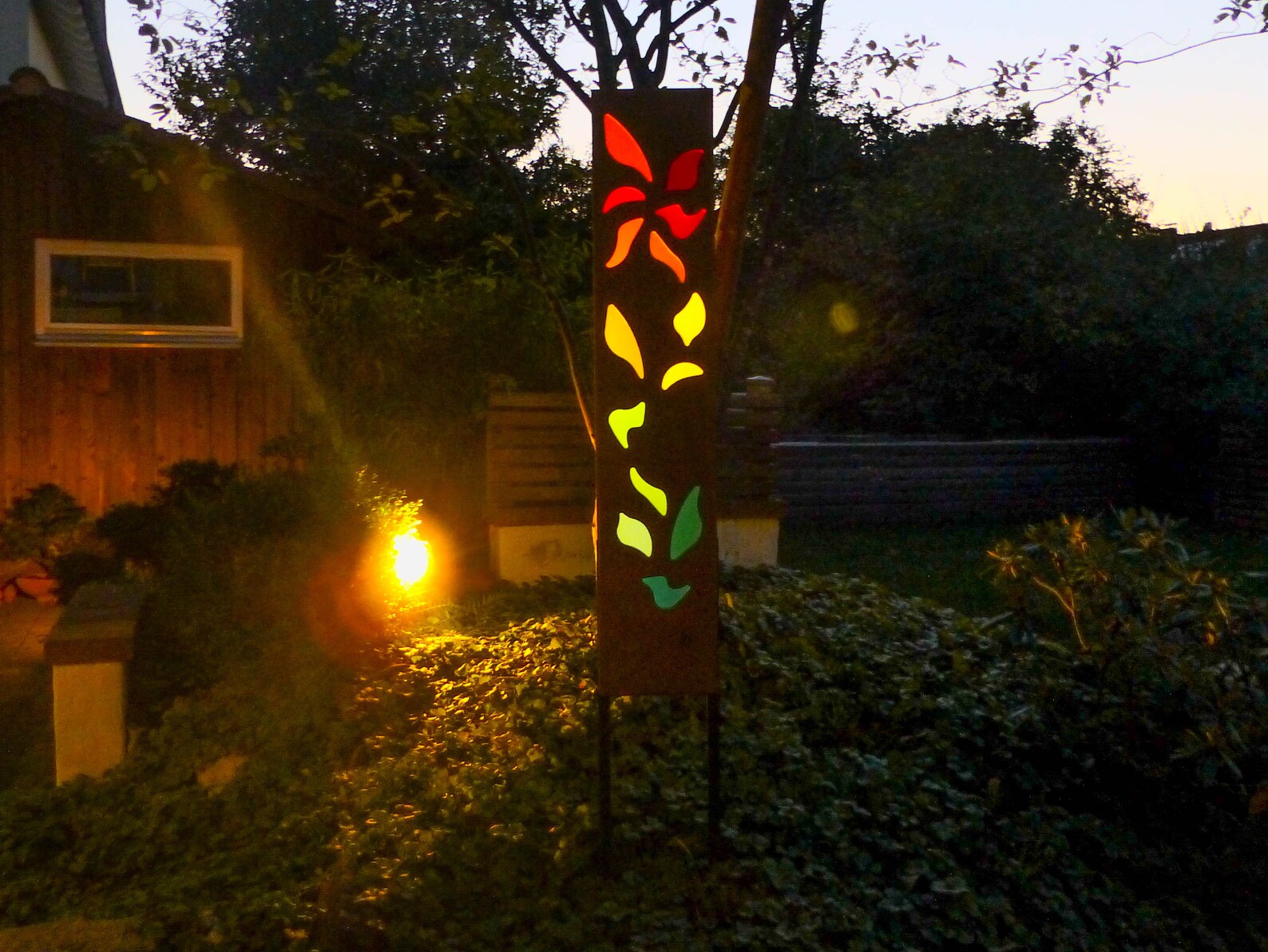 Gartenskulptur aus Holz und Glas - Etsy.de