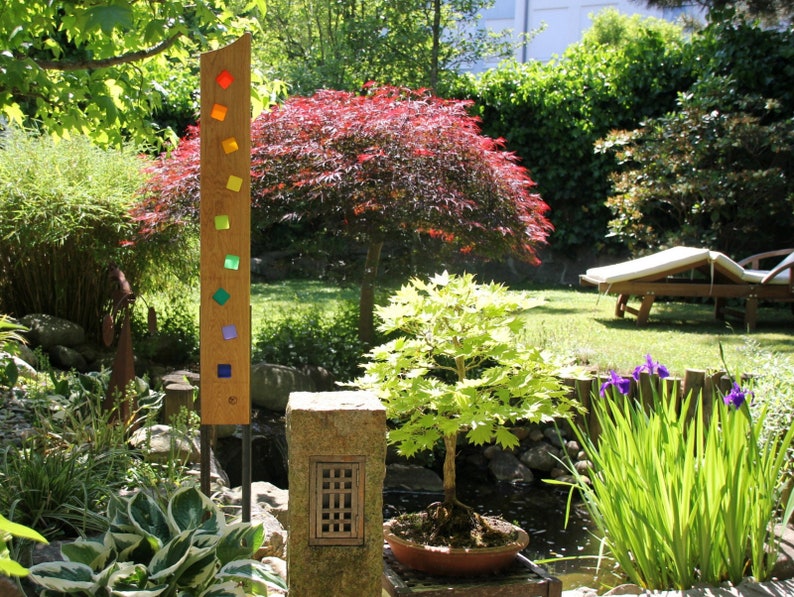 Gartenskulptur aus Holz und Glas. Gartendekoration als Unikate handgemacht und wetterfest. Bild 1