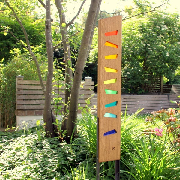 Gartenskulptur aus Holz und Glas. Gartendekoration als Unikate handgemacht und wetterfest.