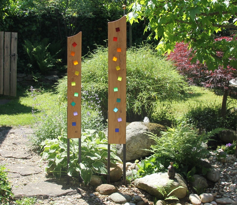 Gartenskulptur aus Holz und Glas. Gartendekoration als Unikate handgemacht und wetterfest. Bild 3