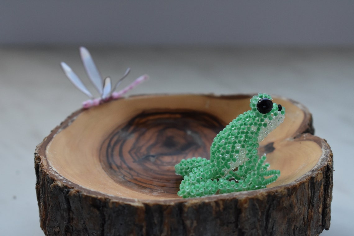 Green beaded frog. Gift for frog lover. 3d Beaded keychains Etsy