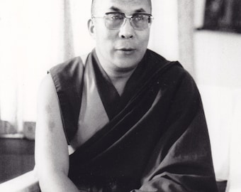 Dalai Lama VINTAGE press photo, bhudism, wold leader photo, old spiritual awakening art, gelatin silver print, bhudist leader photograph,