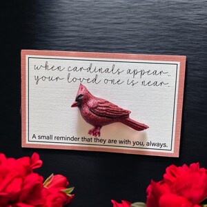 Kardinaal altijd in de buurt van magneet, glitter rood kardinaal rouwcadeau, herinneringscadeau vogel, condoleances, condoleancecadeau van wowyshouse
