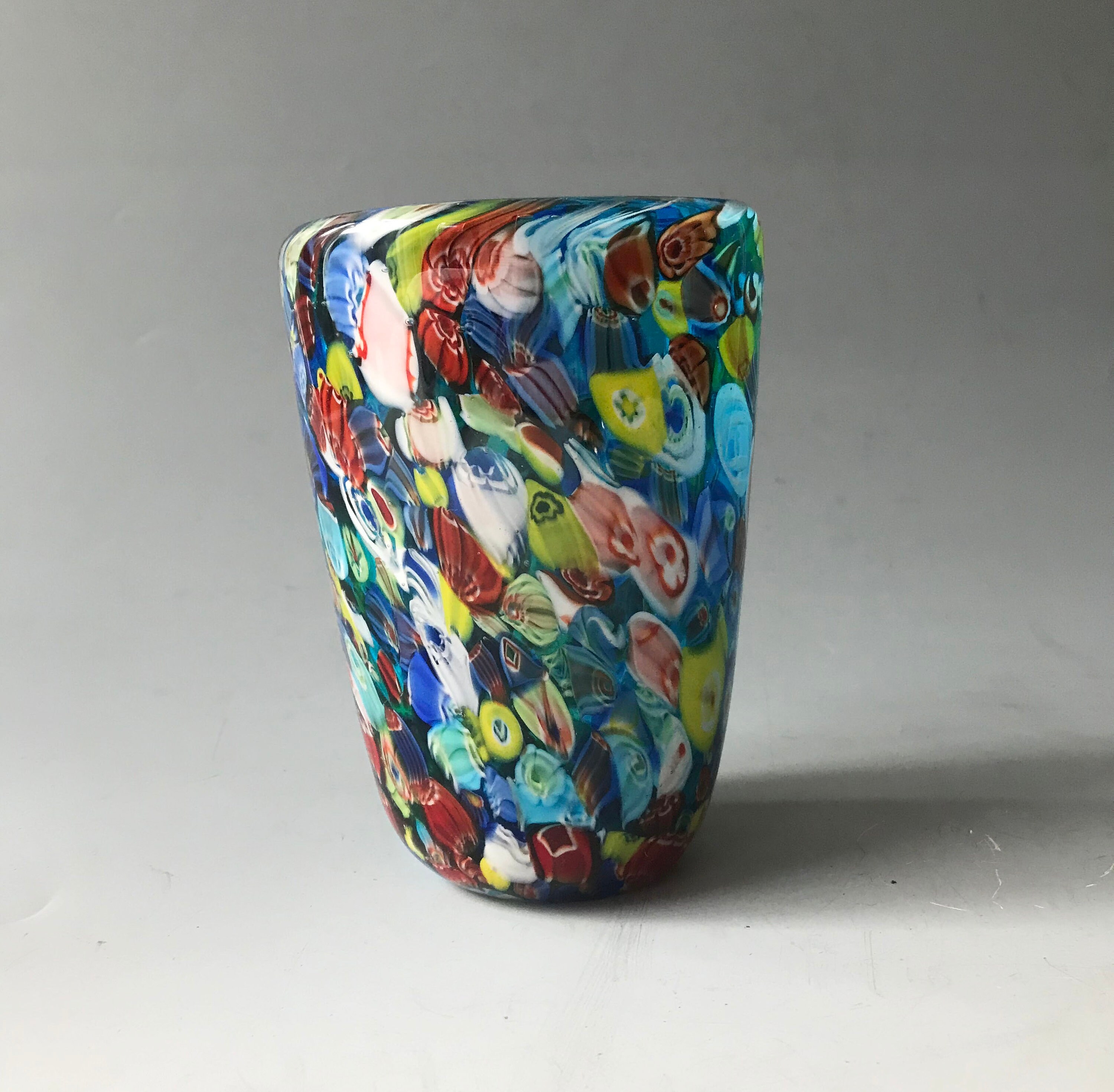 美しく魅力的なマルチカラーのムラーノ花瓶、ヴィンテージ装飾アート