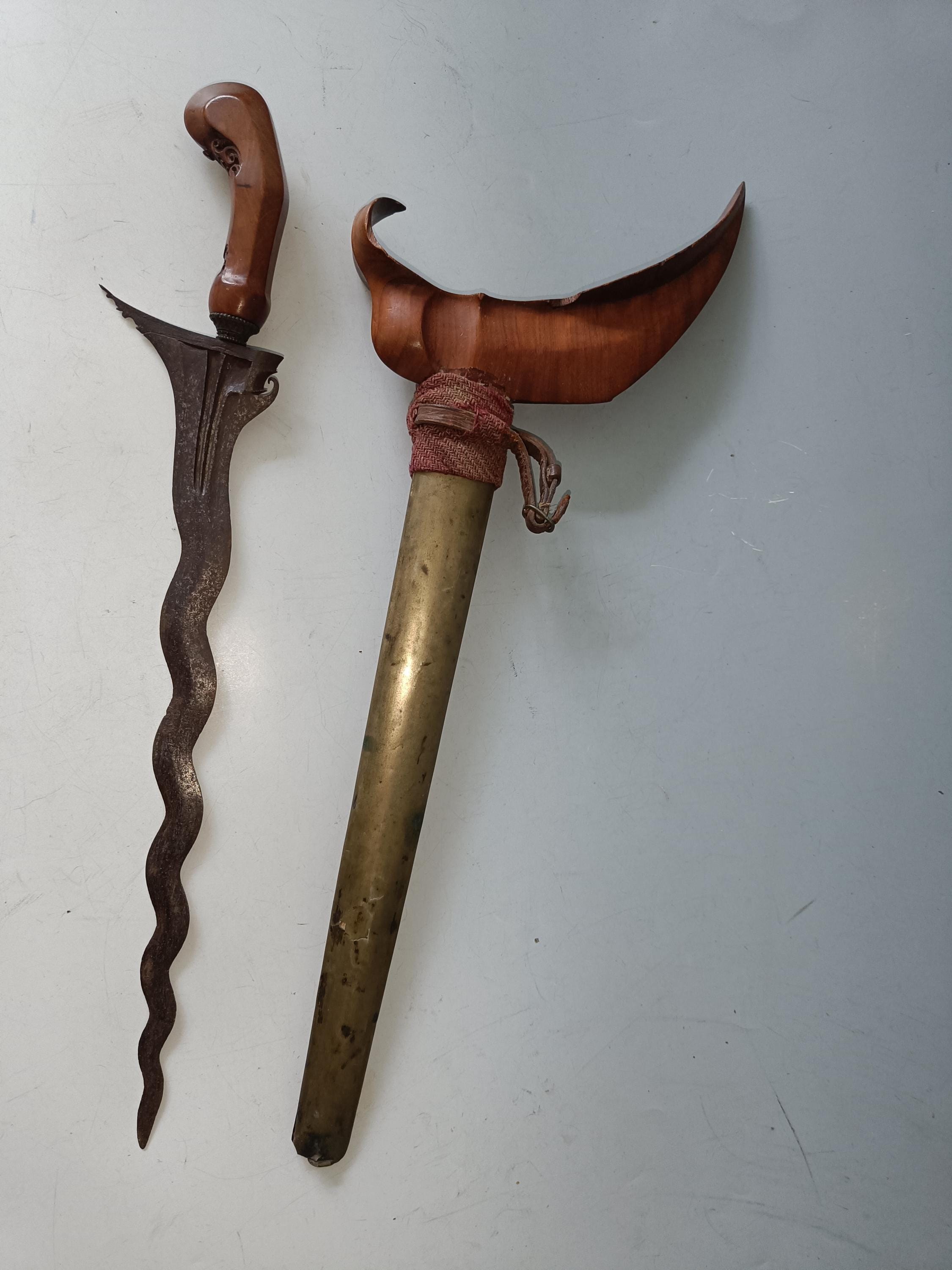 素晴らしい大型アンティークインドネシアクリス短剣武器アジア芸術部族