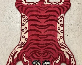 Alfombra vintage hecha a mano de lana con estampado de tigre rosa – Alfombra de estilo tibetano (150 x 90 cm)