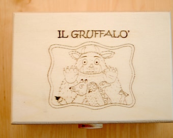 Coffret en bois avec personnages "IL GRUFFALO'" pour Théâtre Kamishibai en Bois