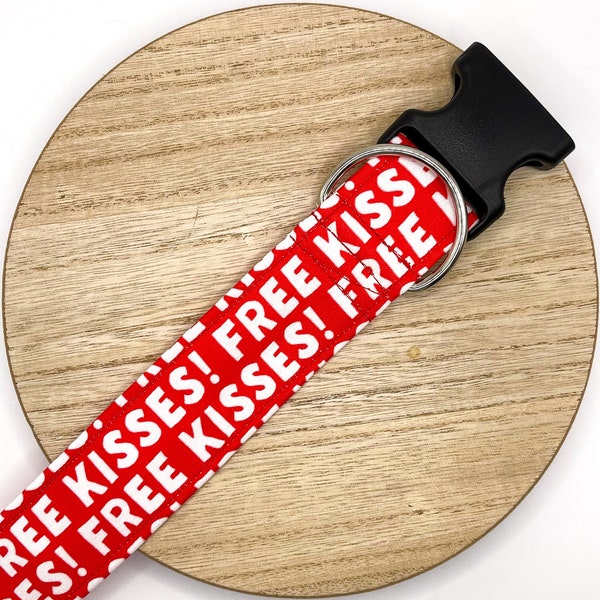 Dog Collar/ Free Kisses Dog Collar/ Valentines Dog Collar/ Love Dog Collar/ Red Dog Collar/ Fabric Dog Collar