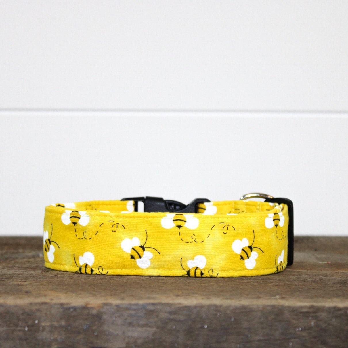 bee dog collar