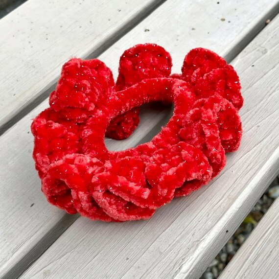 Scrunchie: Il Favoloso Ritorno Dei Fermacoda In Tessuto In Stile Anni '80 - Foto 8