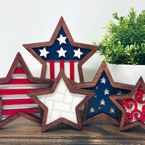 Estantes decorativos de madera con estrellas y rayas patrióticas, 4 estilos.
