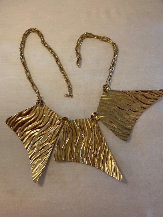 Vintage Textured Trapezoid Plate Necklace - image 4