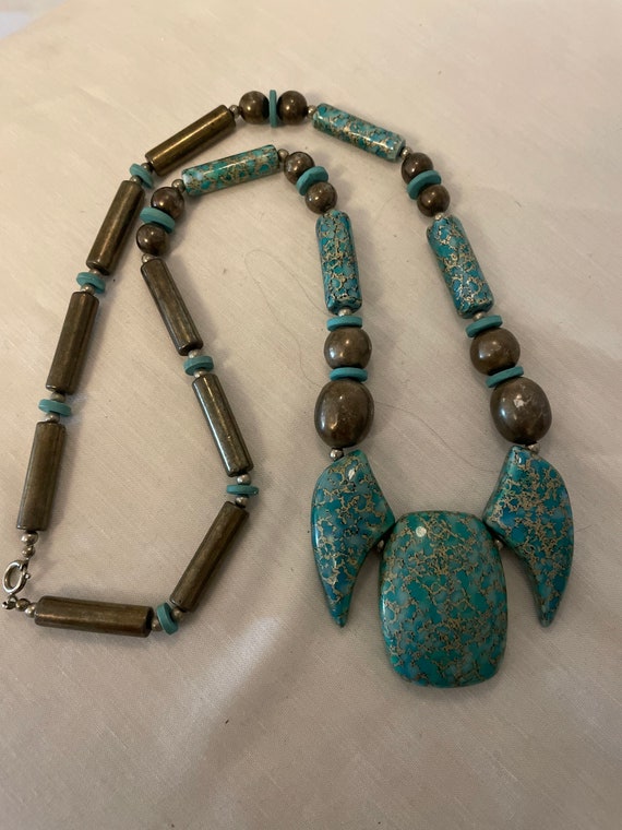 Turquoise Colored Resin Bead BIB Necklace w Silver
