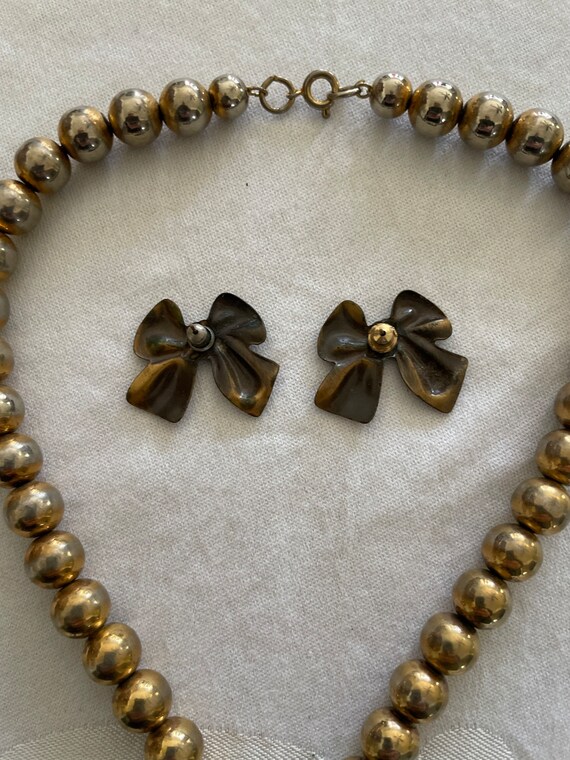 80s Bow necklace and matching earrings goldtone - image 4