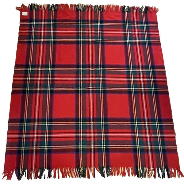 Wardlaw Modern Tartan Hoodie Blanket