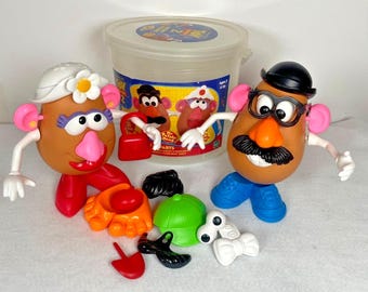 Toy Story 2 Vintage Mr and Mrs Potato Head Bucket of Parts Hasbro 1999