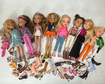 Bratz x8 Vtg Yasmin Cloe Fashion Dolls, Over 50 pcs Clothing Shoes Accessories