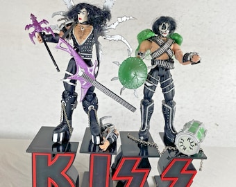 KISS Lot: Letter Stand, Stanley & Criss Figures, Accessories McFarlane Vtg 1999s