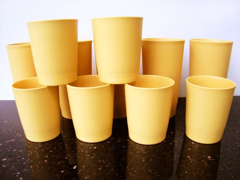Set of 11 Tupperware Tumblers | (6) 6oz Tumblers ans (5) 12oz Tumblers Included | Vintage 1970's Tupperware | Camping Drinkware | Midcentury bild 3