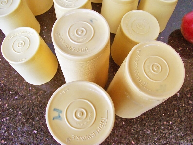 Set of 11 Tupperware Tumblers | (6) 6oz Tumblers ans (5) 12oz Tumblers Included | Vintage 1970's Tupperware | Camping Drinkware | Midcentury bild 7