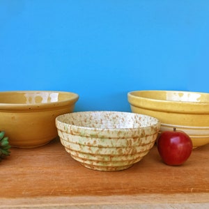 Yellow Ware Mixing Bowl | Vintage Ironstone | Woodland Glaze | Beehive Bowl | Bread Bowls | Yellow-ware | Spatterware | Vintage Yellow Ware