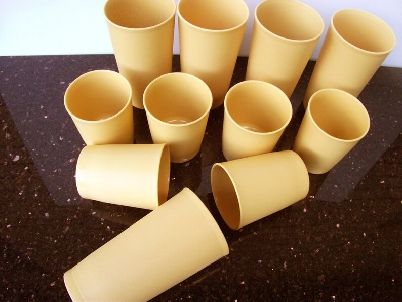 Set of 11 Tupperware Tumblers | (6) 6oz Tumblers ans (5) 12oz Tumblers Included | Vintage 1970's Tupperware | Camping Drinkware | Midcentury bild 2