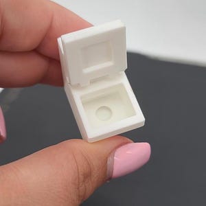 1:24 Modern badrumstoalett med fungerande gångjärnsförsedd sits 3D-skrivare digital fil bild 3